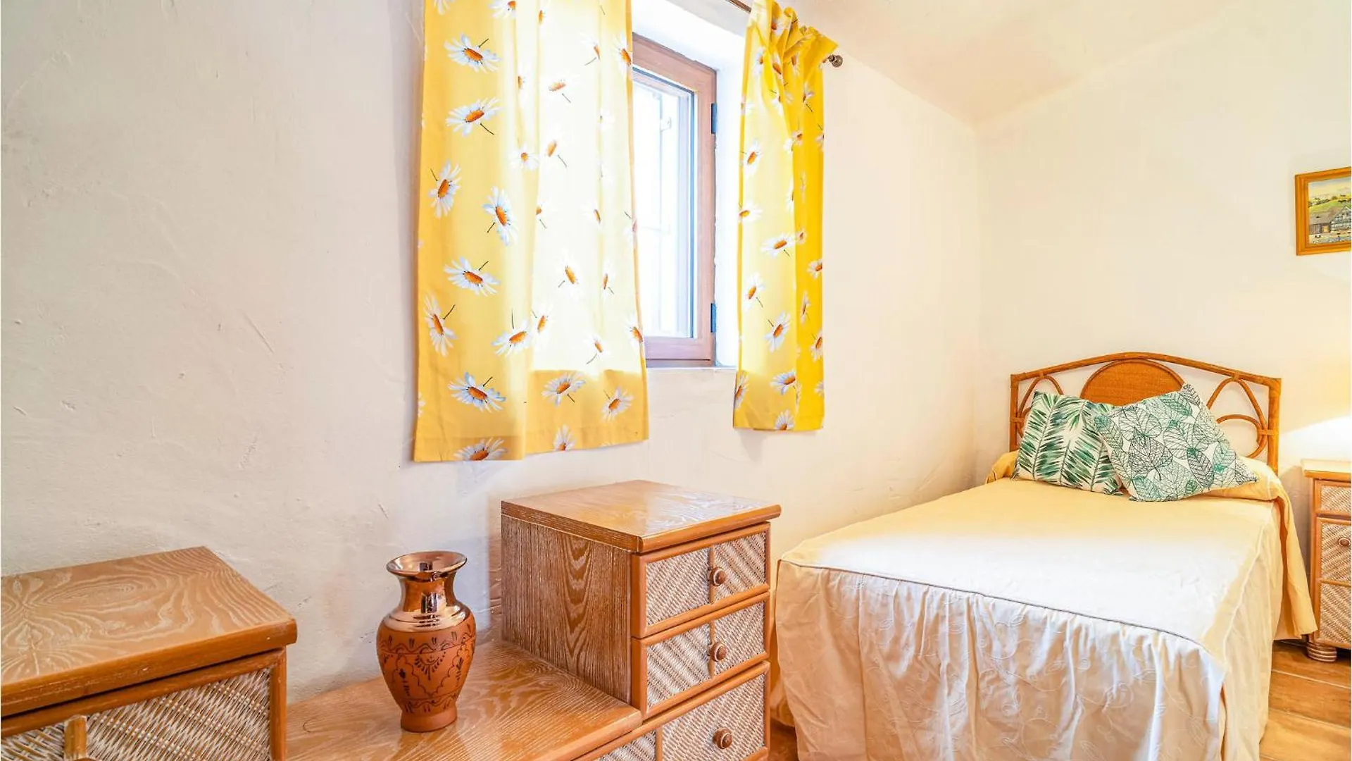 Holiday home Gorgeous Home In Cajiz With Wifi Cajis Spain